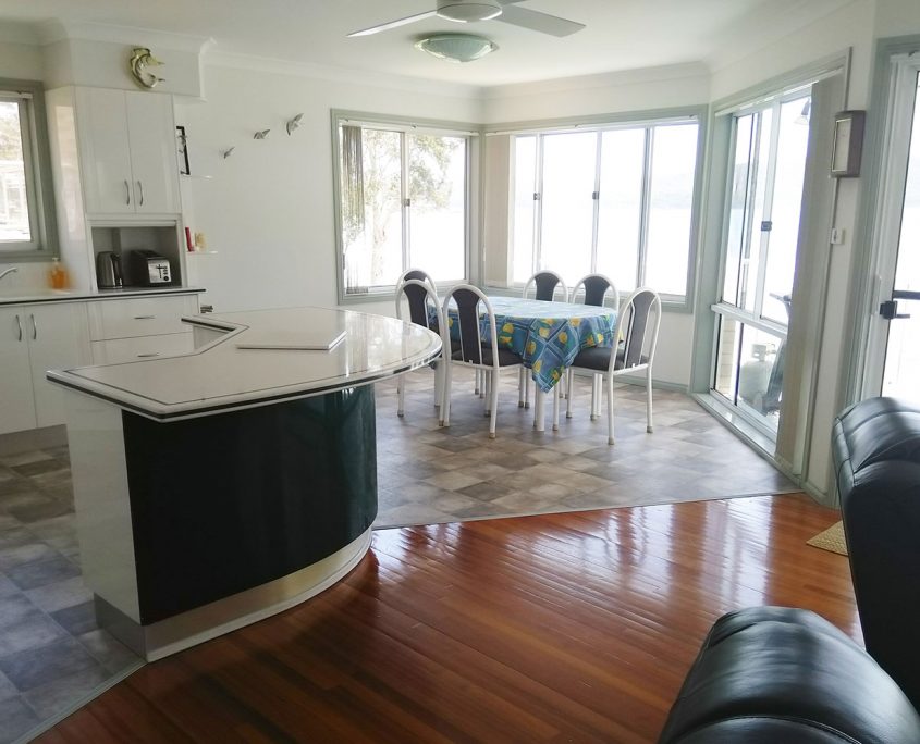 Woodys Place - House Accommodation Port Stephens